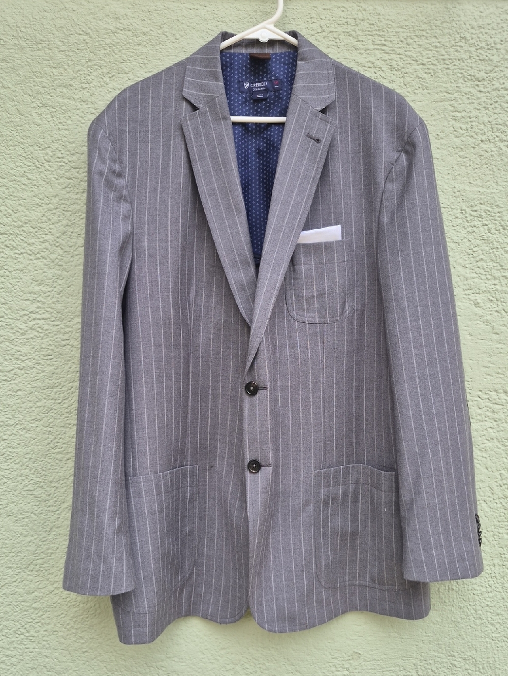 Cremieux Collection (Jordan) Men's Grey Pure Wool Pin-Striped Luxury Blazer